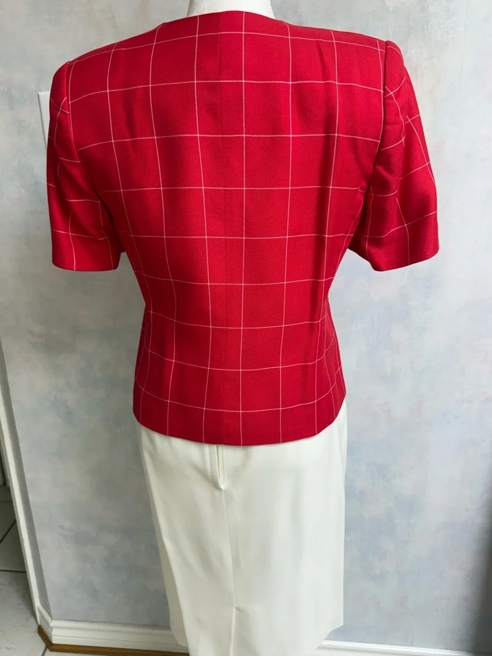 Like New Kasper ASL Red & White Window Pane Short Sleeve Jacket w White Skirt - Picture 5 of 16